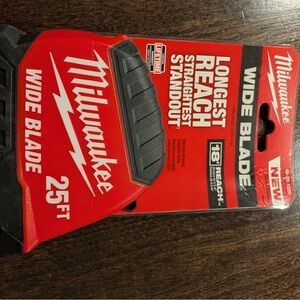 Milwaukee Red Wide Blade Tape Measure